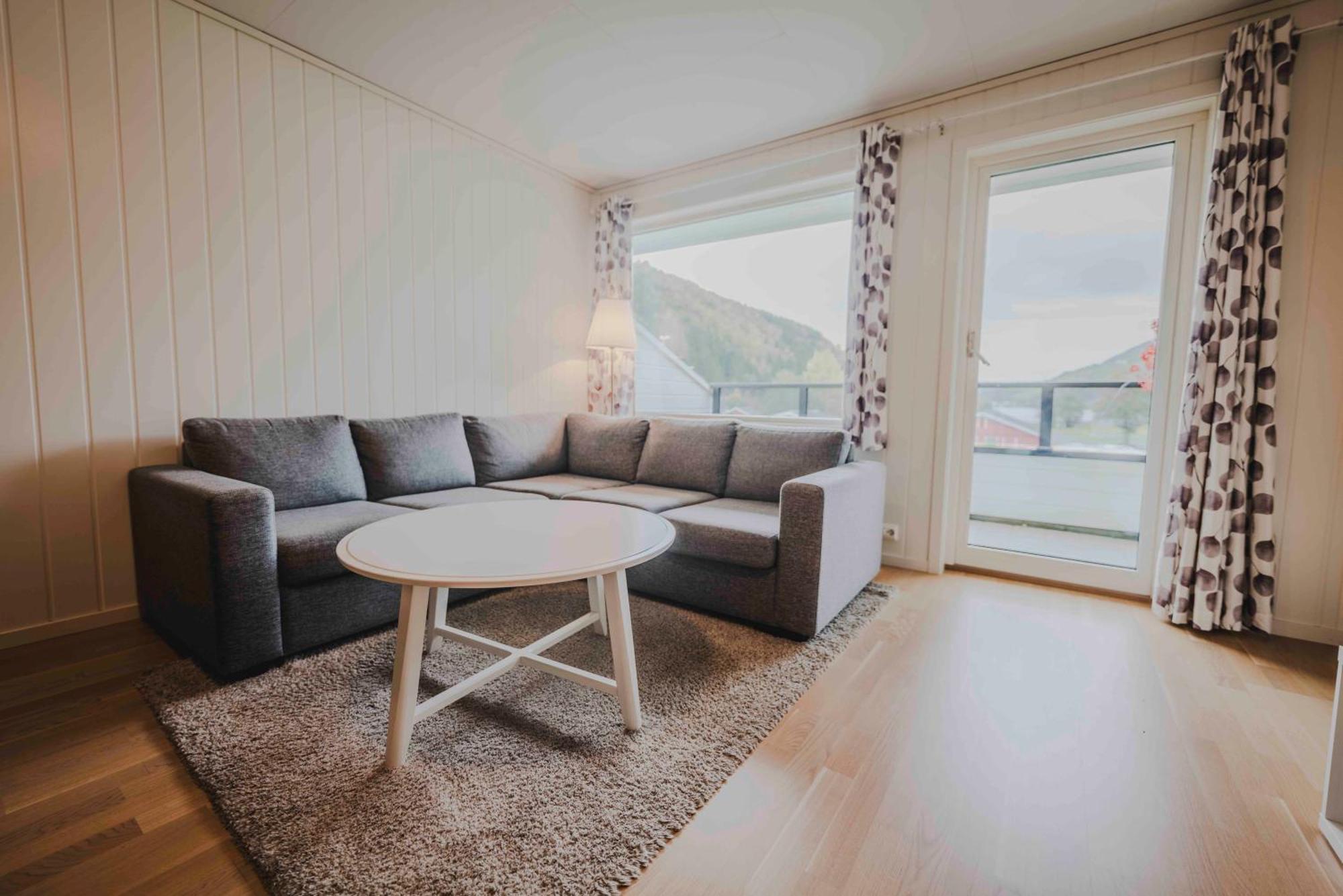 Loen Apartments Εξωτερικό φωτογραφία